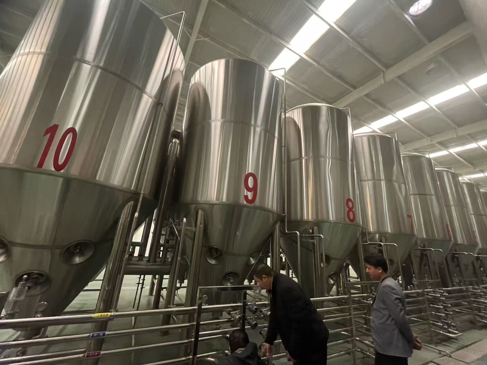 英德精酿啤酒设备厂—平面布置、设备设计、制造、调试、培训等一条龙服务